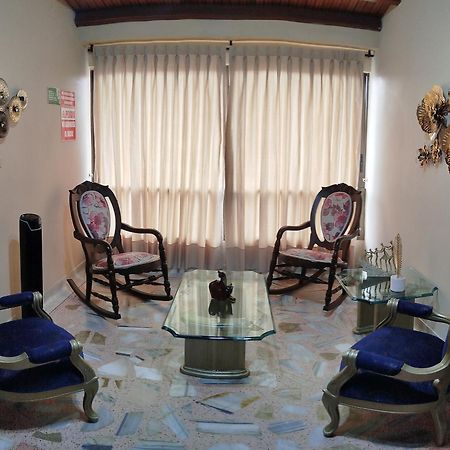 Hotel Casa Aragon Cartago Bagian luar foto